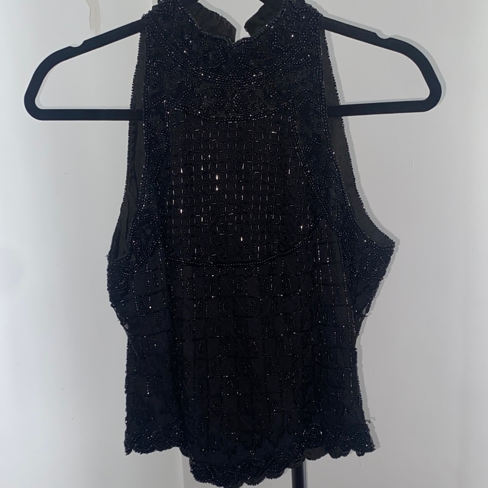 Chic Black Sleeveless Blouse